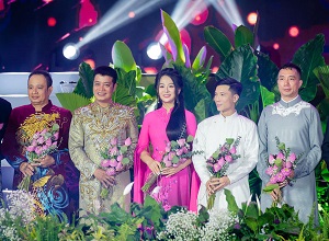 Cô gái Tày lan toả tình yêu áo dài tới giới trẻ