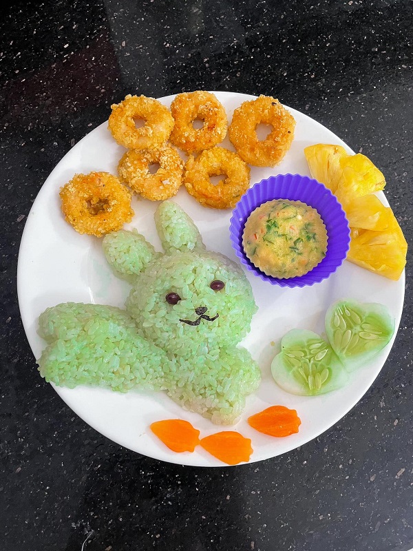 Những mẫu cơm bento cho bé siêu dễ thương, chứa đựng tình yêu của người mẹ 31 tuổi
